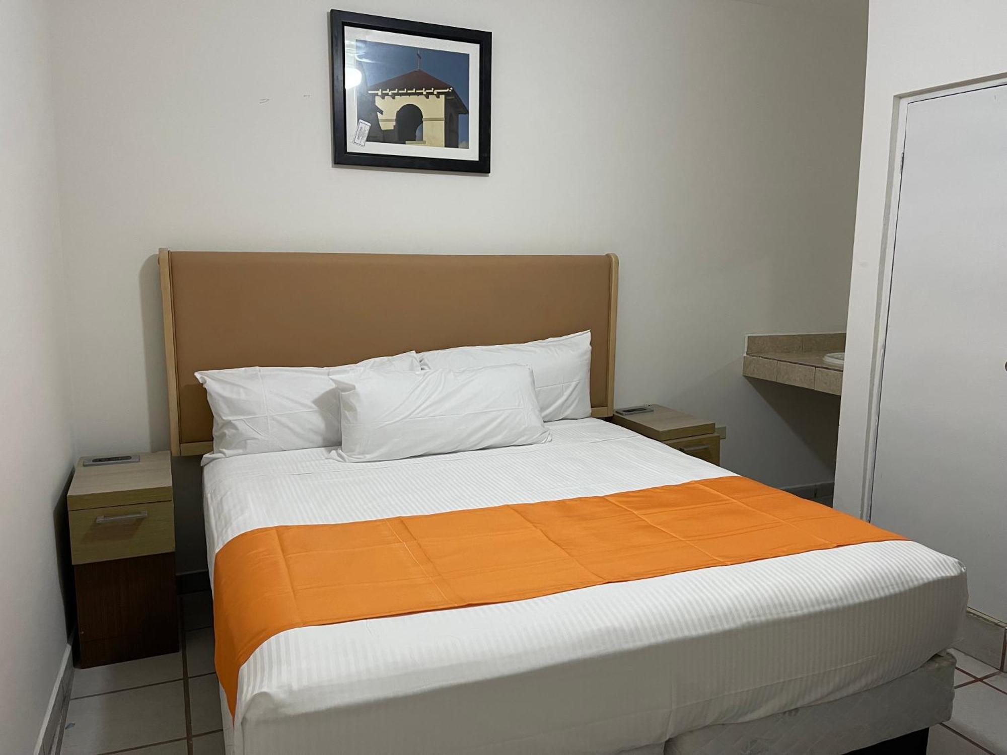 Hotel Las Palmas ลาปาซ ภายนอก รูปภาพ
