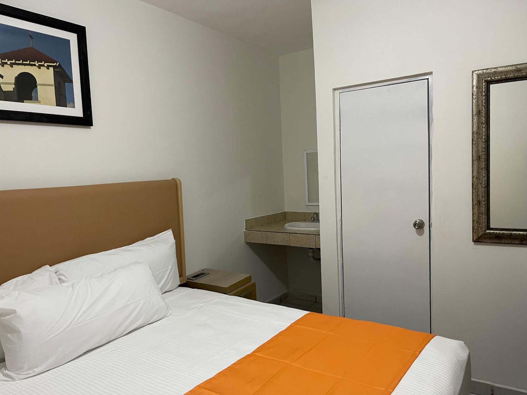 Hotel Las Palmas ลาปาซ ภายนอก รูปภาพ