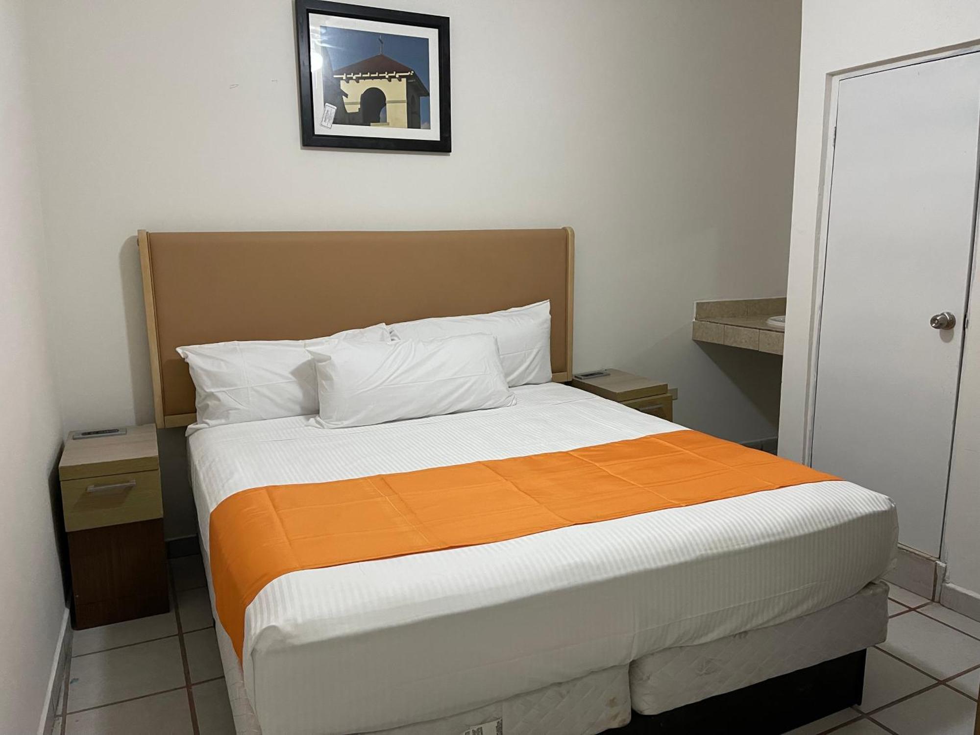 Hotel Las Palmas ลาปาซ ภายนอก รูปภาพ
