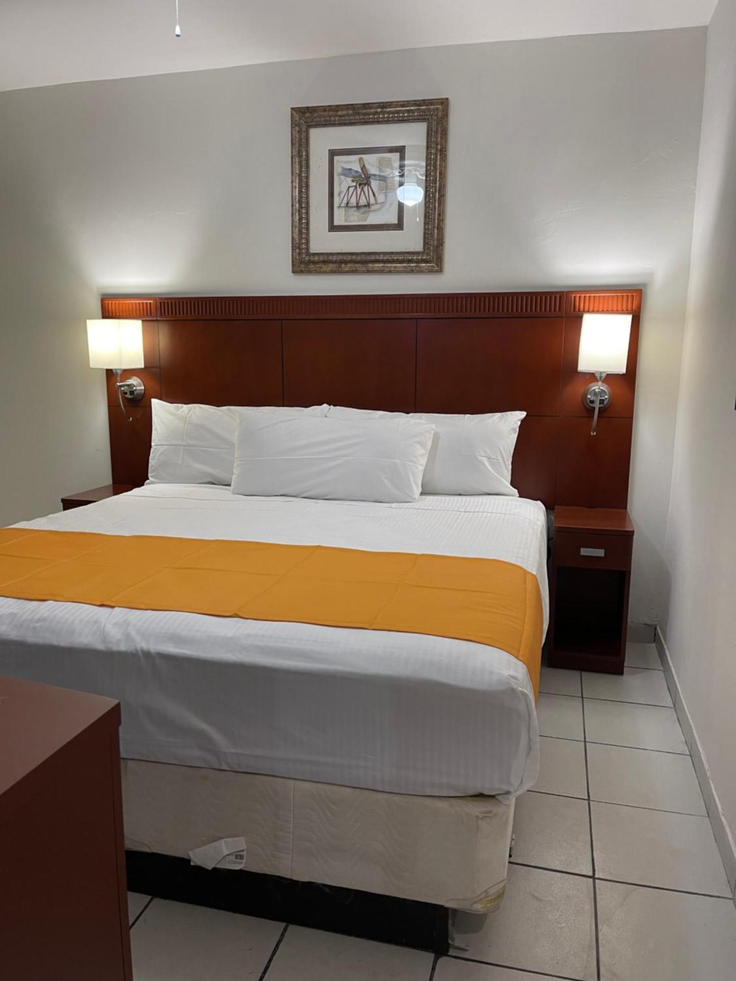 Hotel Las Palmas ลาปาซ ภายนอก รูปภาพ