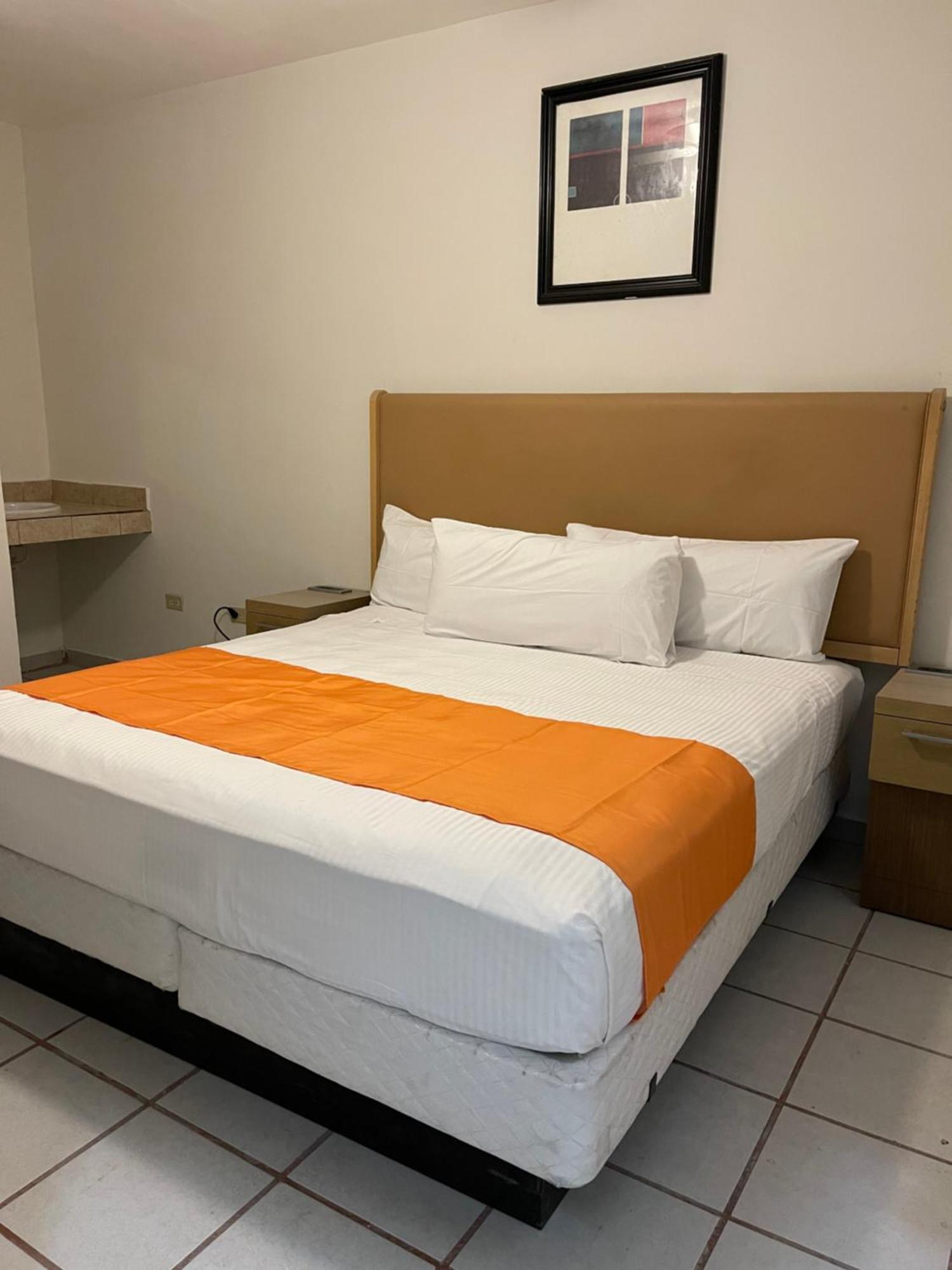 Hotel Las Palmas ลาปาซ ภายนอก รูปภาพ