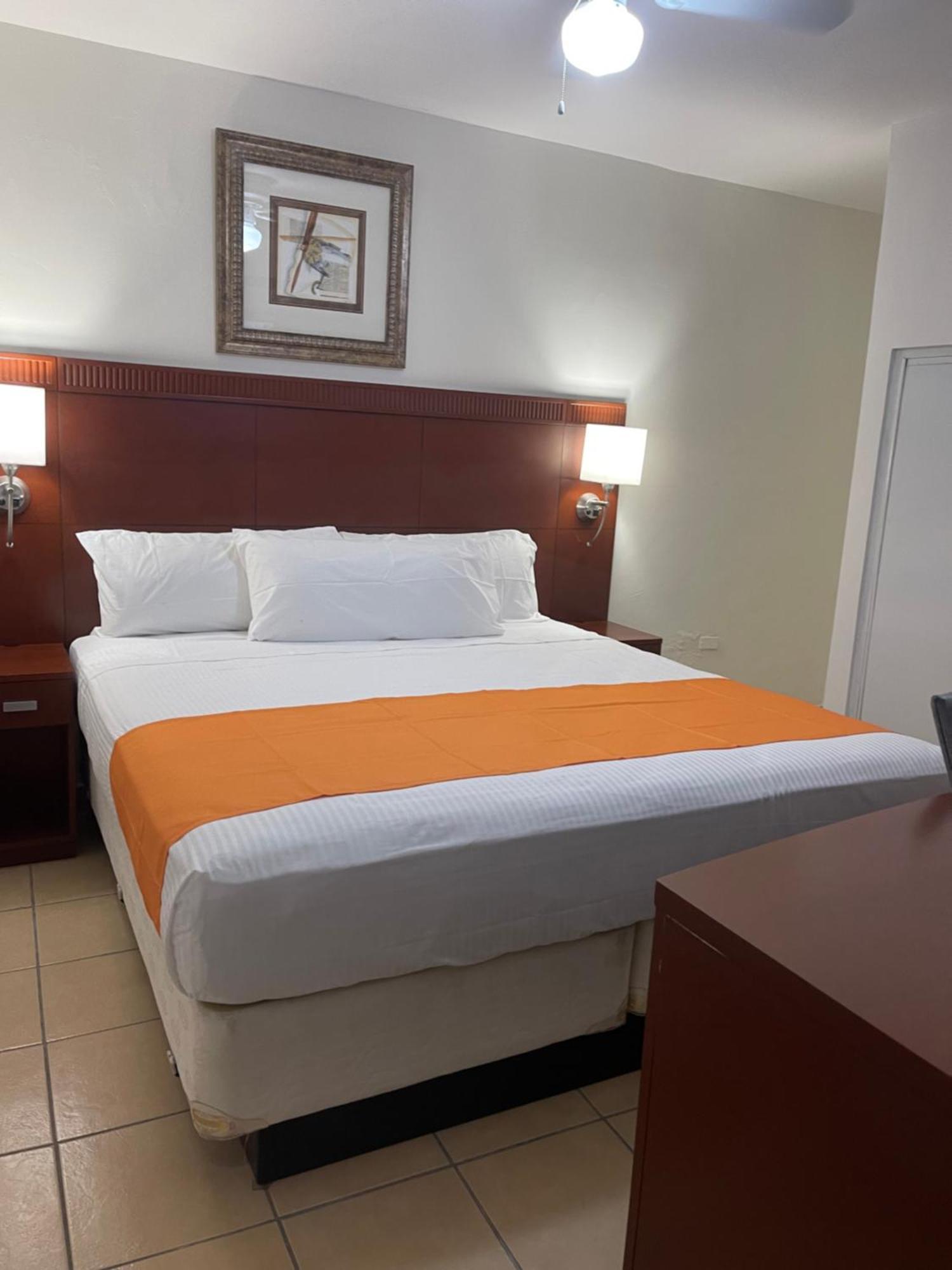 Hotel Las Palmas ลาปาซ ภายนอก รูปภาพ