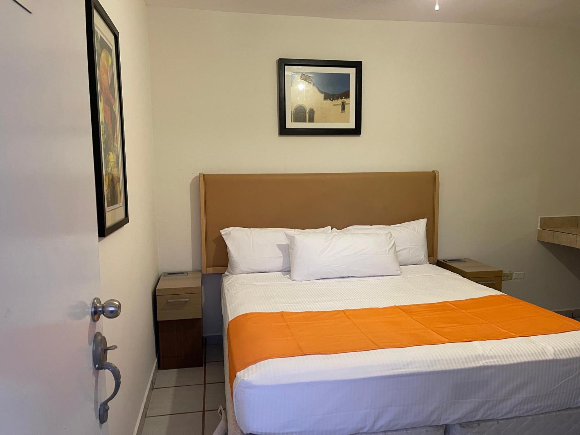 Hotel Las Palmas ลาปาซ ภายนอก รูปภาพ